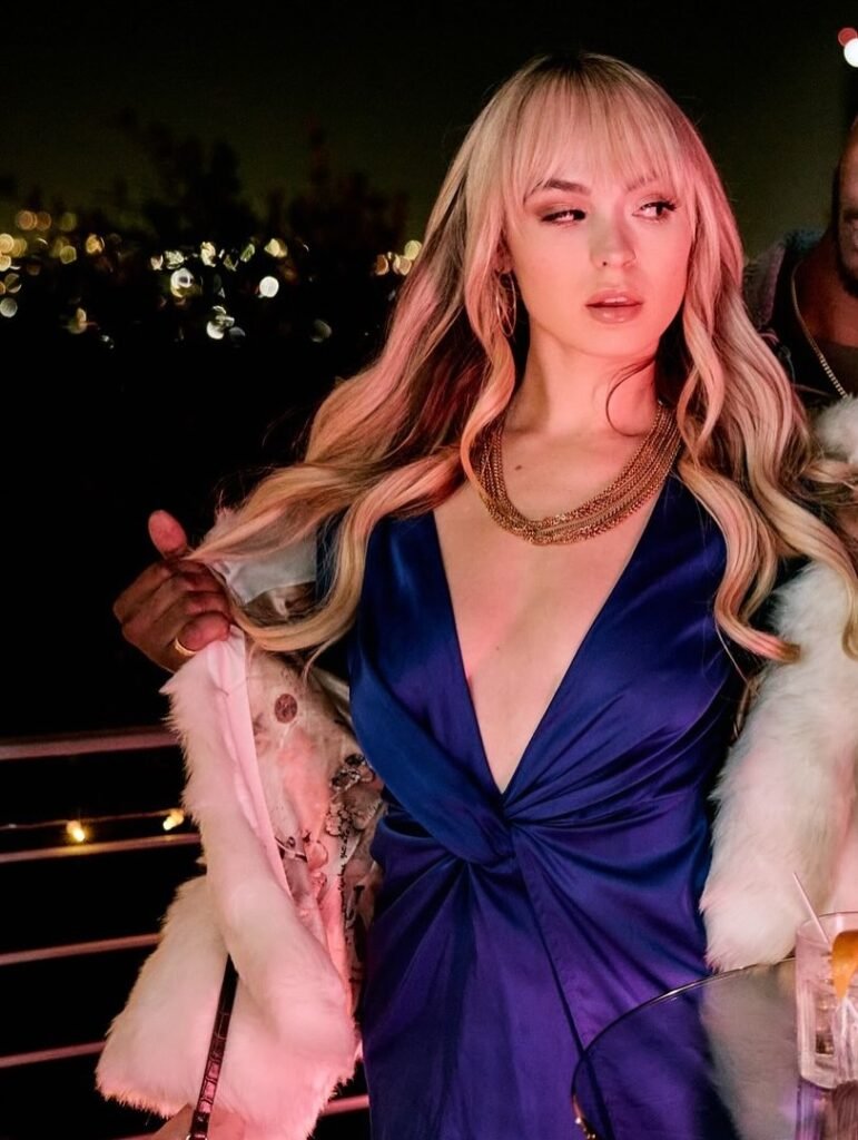 Lilly Bell Biography: Age, Career , Height & Net Worth
